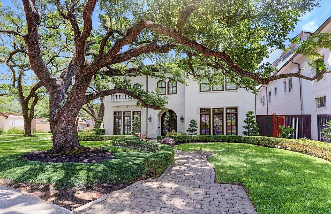 Afton Oaks tree-lined street — Houston TX